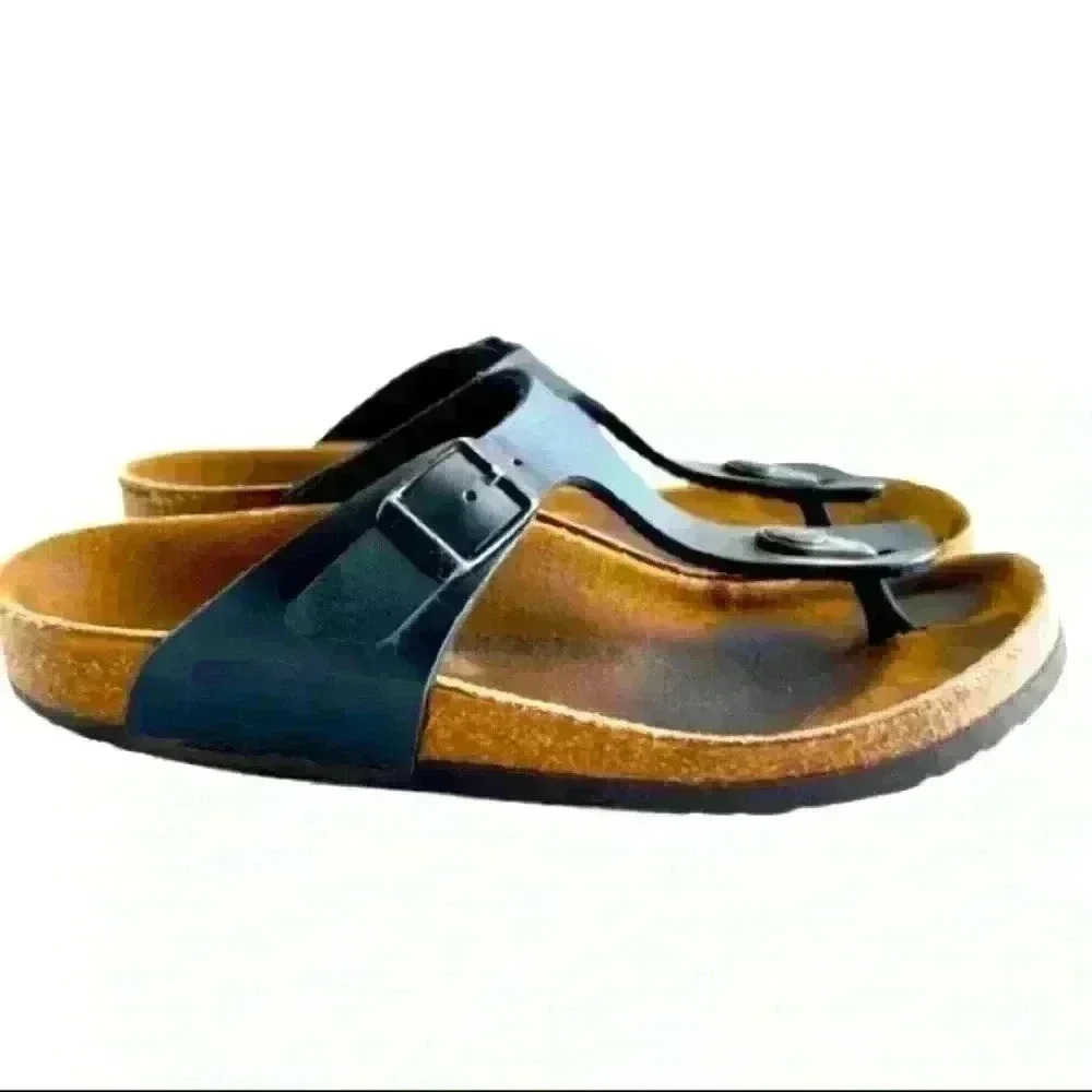 BIRKENSTOCK Gizeh
Birko-Flor BLACK LEATHER T STRAP SANDALS SIZE 34